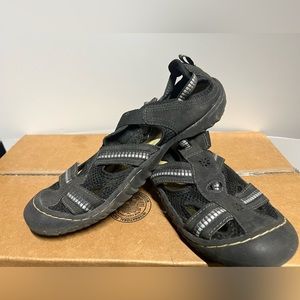 Water shoes/sandals